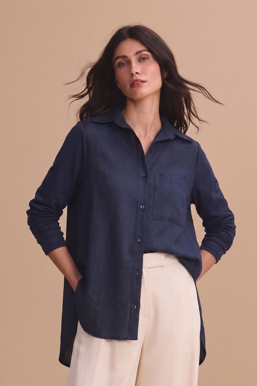 Camisa bianca azul navy