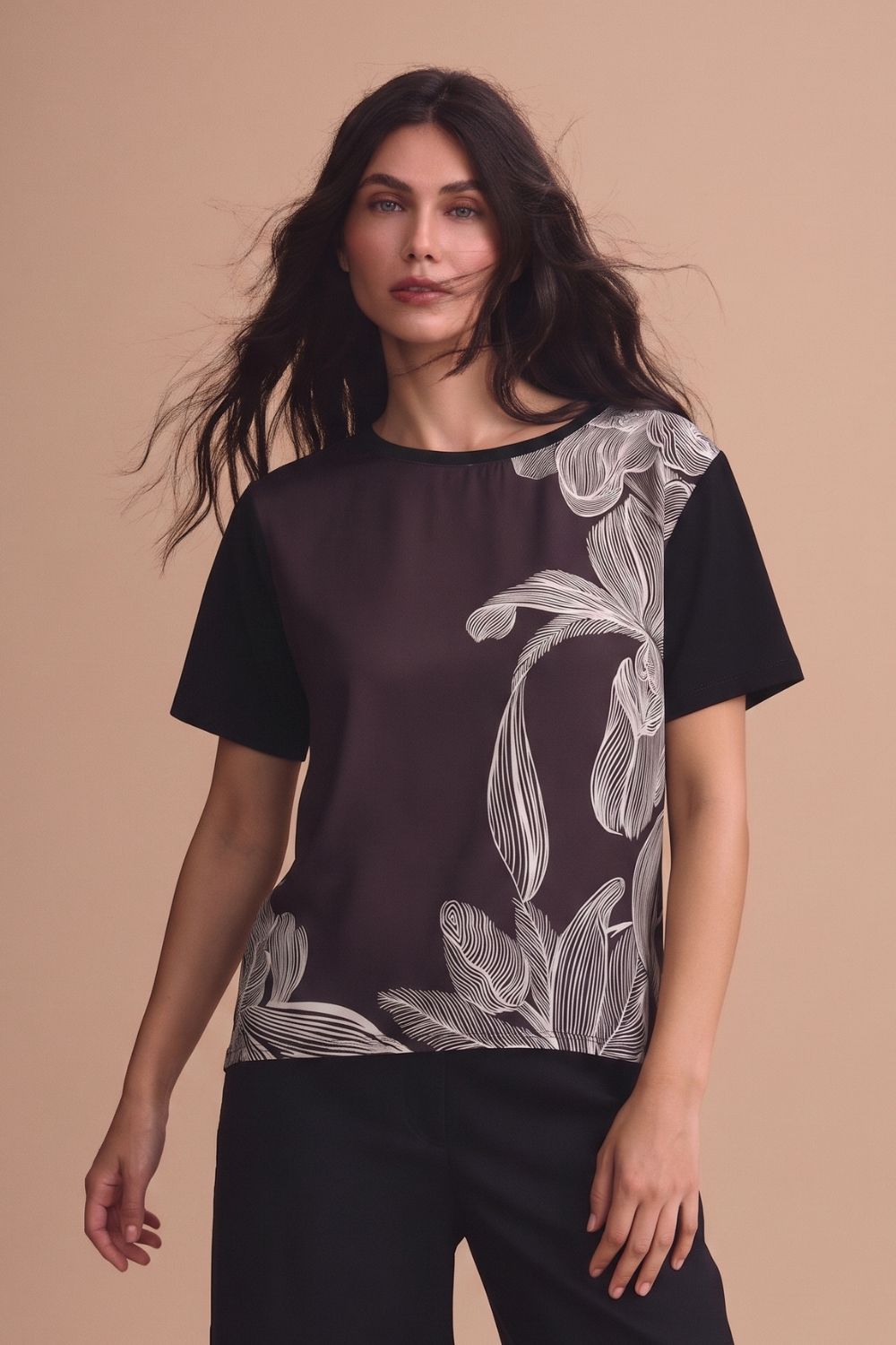 Lourdes Black T-shirt