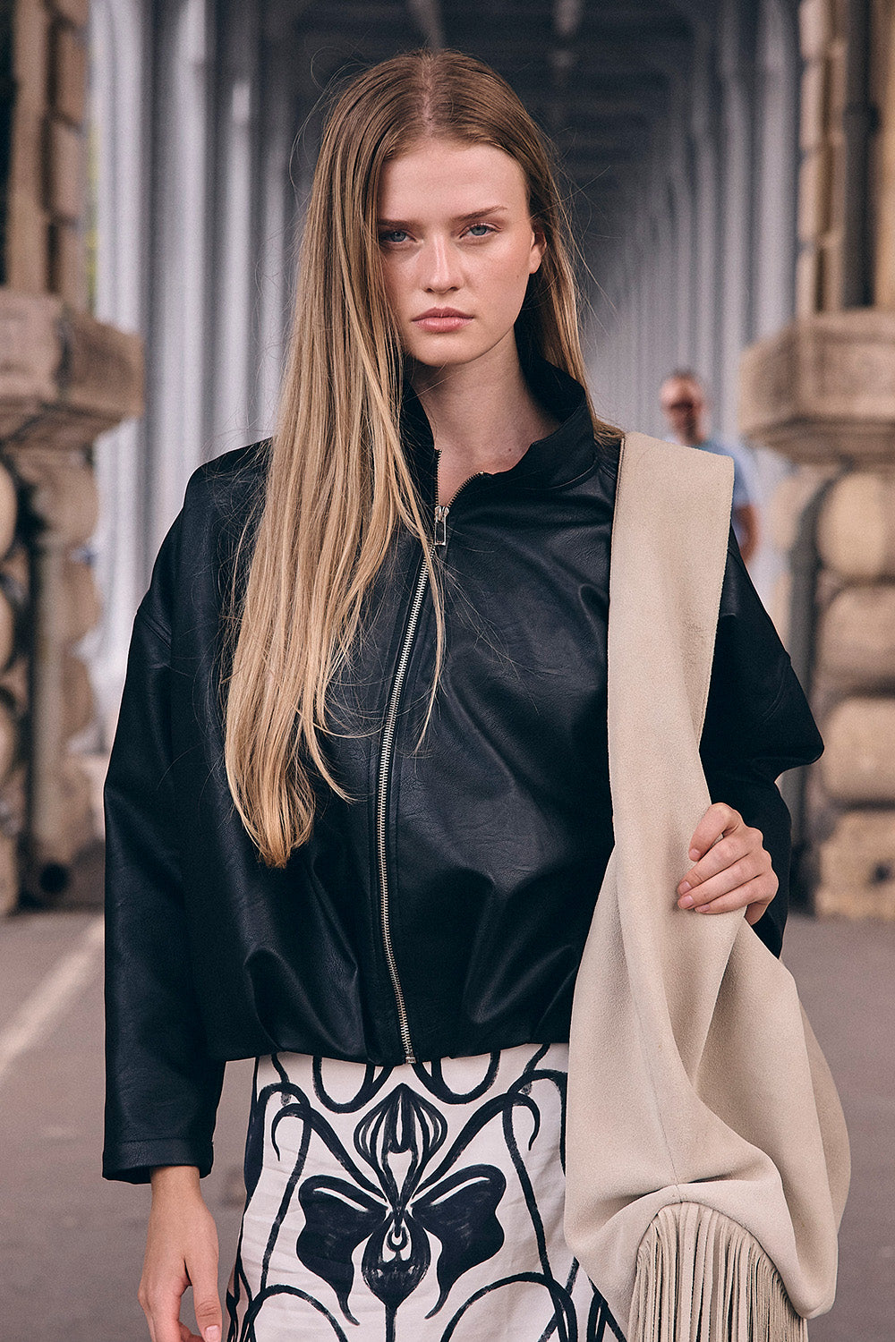 Chaqueta Chasse negro cuerina