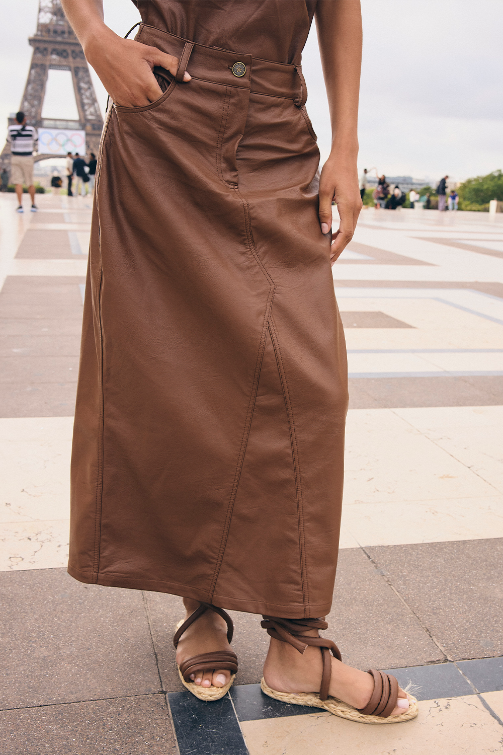 Falda carla cuerina camel