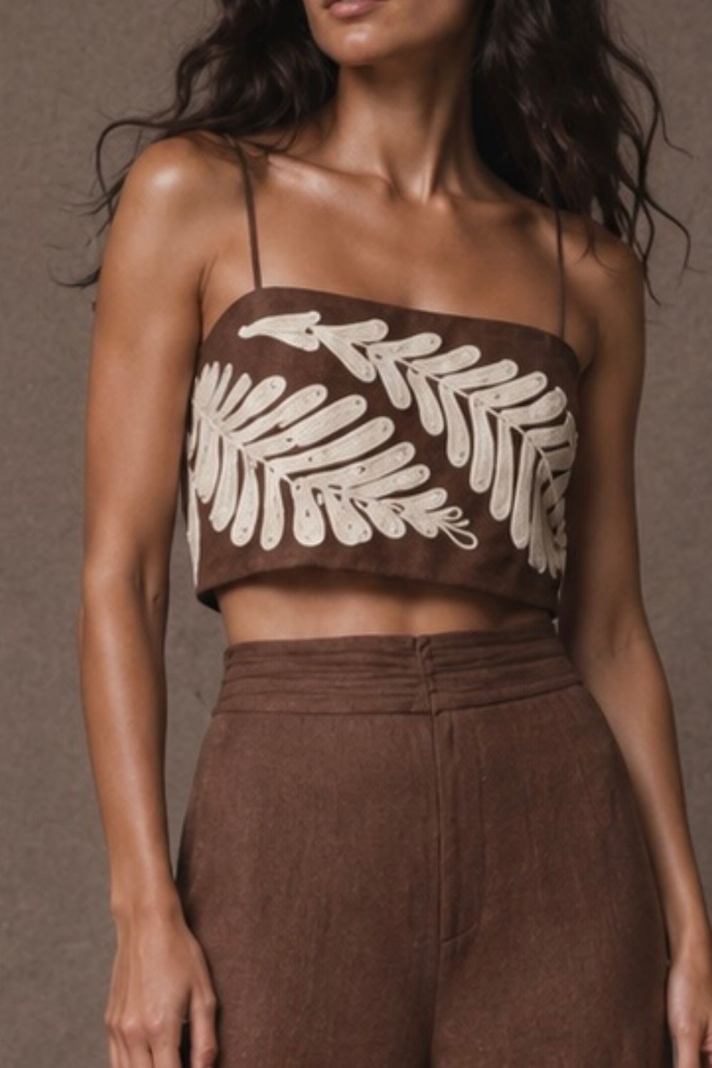 Crop top notre dame bordado coffee