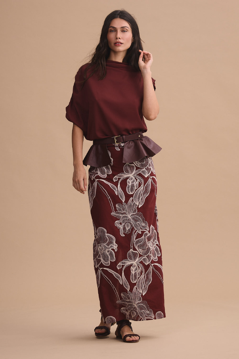 Falda amazonia negra vino