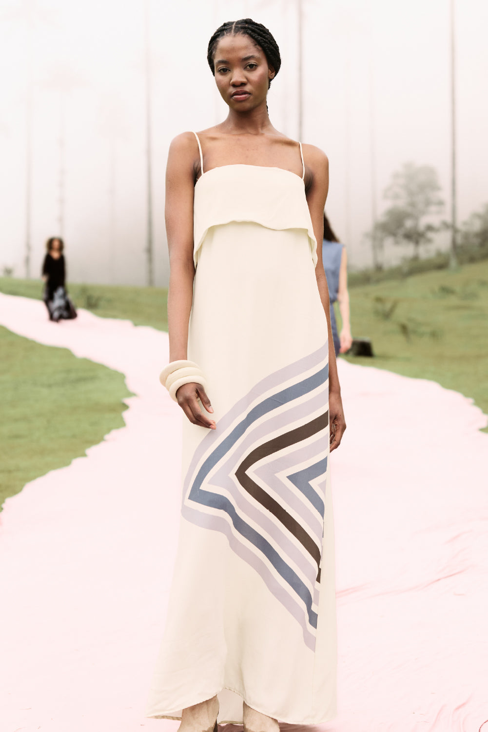 Vestido alto de la cruz grey ivory