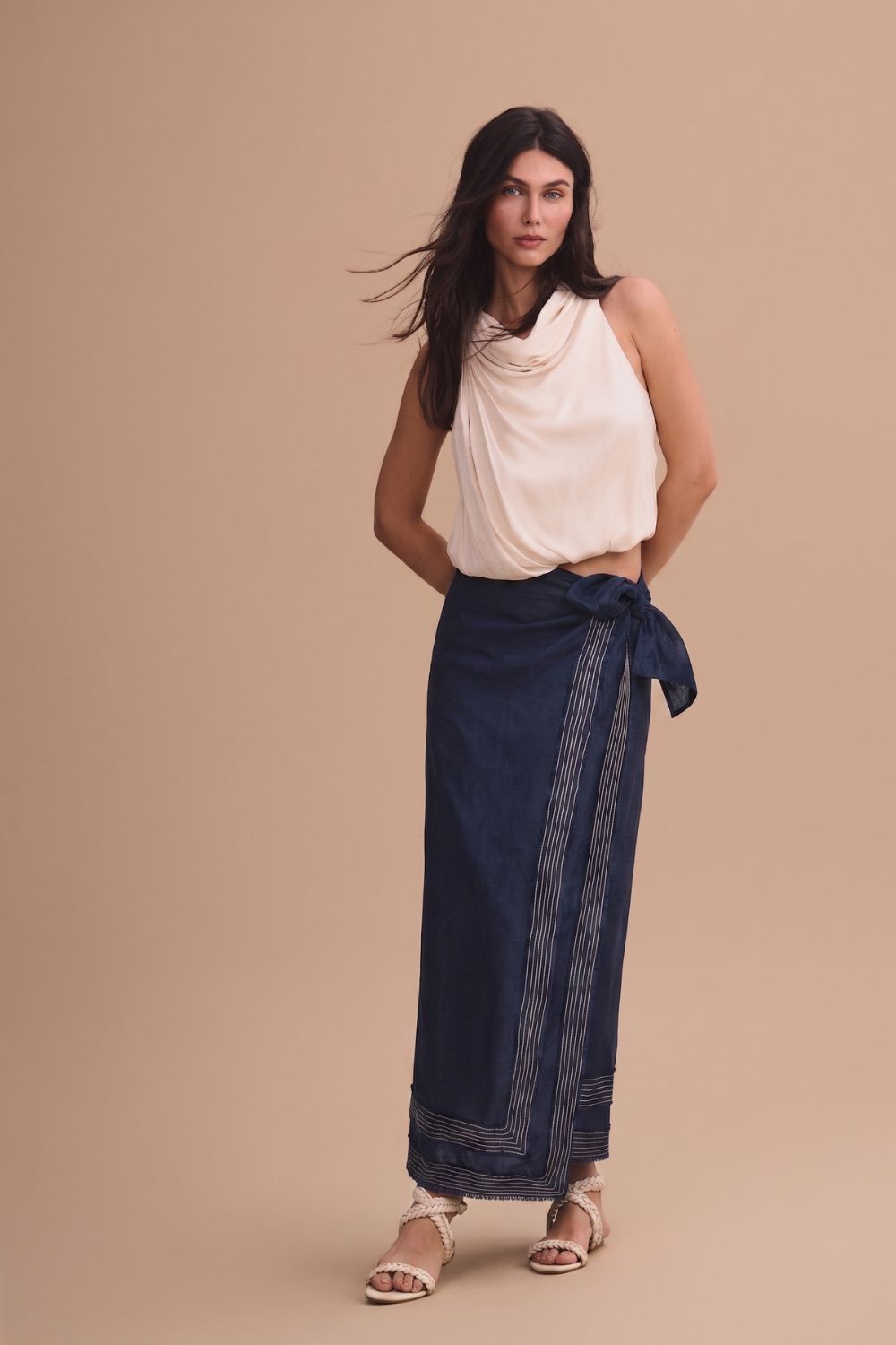 Falda salina azul navy