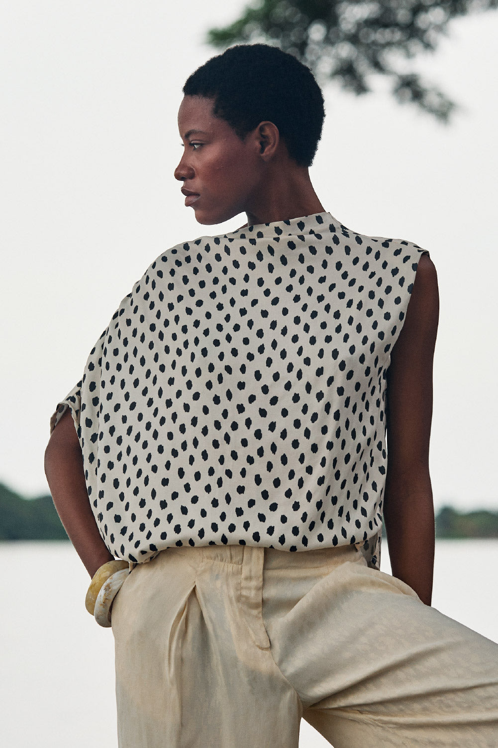 Blusa tibet ivory negro