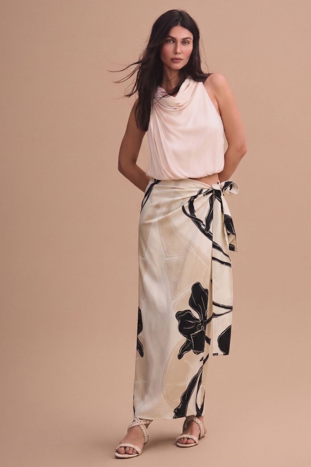 Falda samoa ivory negro
